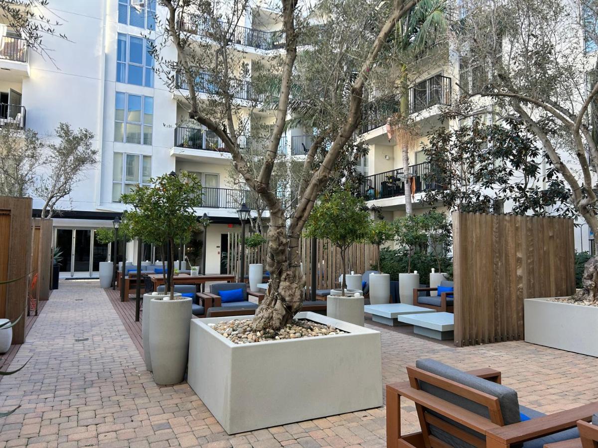 Luxury Apartment In Hollywood Los Angeles Exterior photo